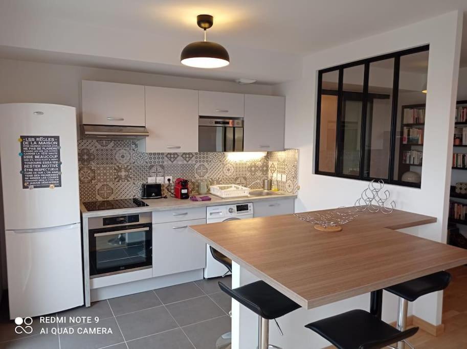 Superbe Appartement Avec Balcon Filant Cenon Eksteriør bilde